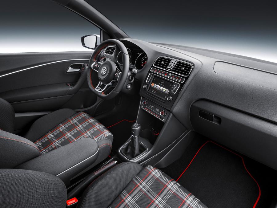  Volkswagen Polo GTi 3-Door 2014 года  (фото 11 из 13)